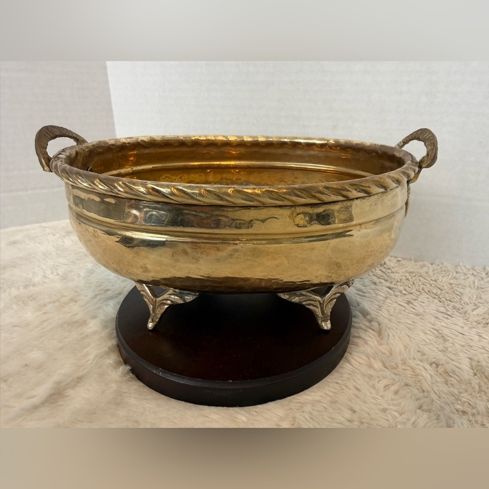 Vintage hammered bass footed planter/decorative oblong bowl with handles